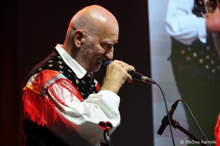 Ansambel bratov Poljanšek že 50 let navdihuje in zabava z nepozabnimi melodijami (28)